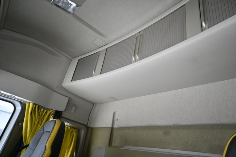 Volvo FH650 8x4*4 Tridem 7m koukkulaite