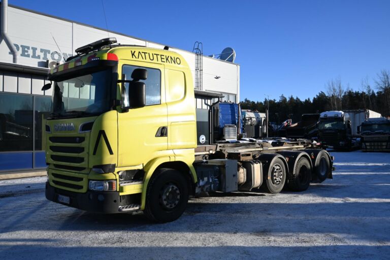 Scania R520 8x2 V8 koukku