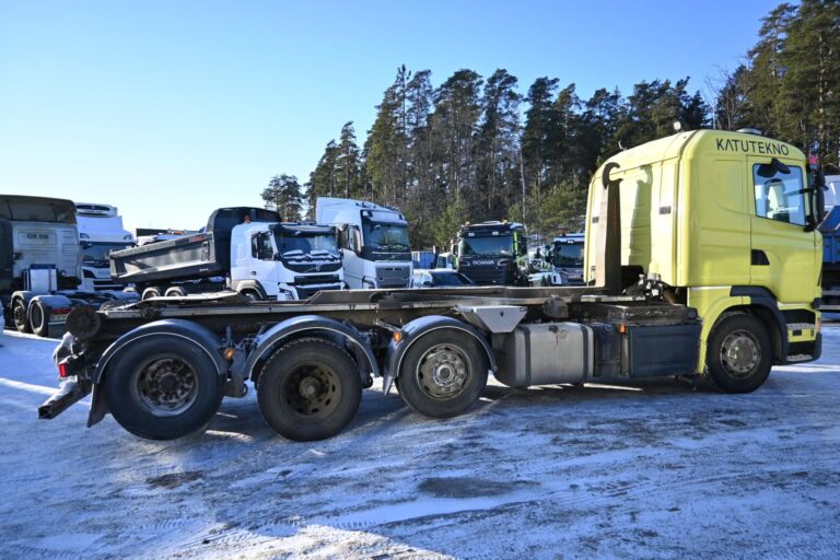 Scania R520 8x2 V8 koukku