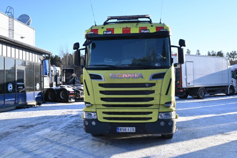 Scania R520 8x2 V8 koukku