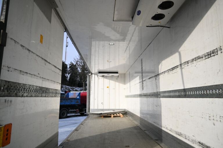 Scania P410 6x2*4 Carrier Supra