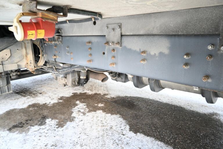 Scania P410 6x2*4 Carrier Supra