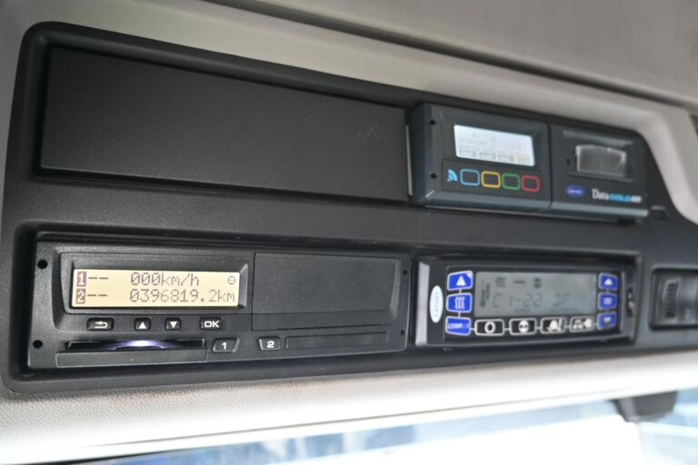 Scania P410 6x2*4 Carrier Supra