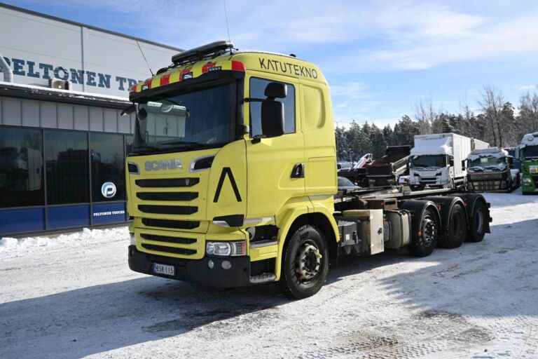 Scania R520 8x2 V8 koukku