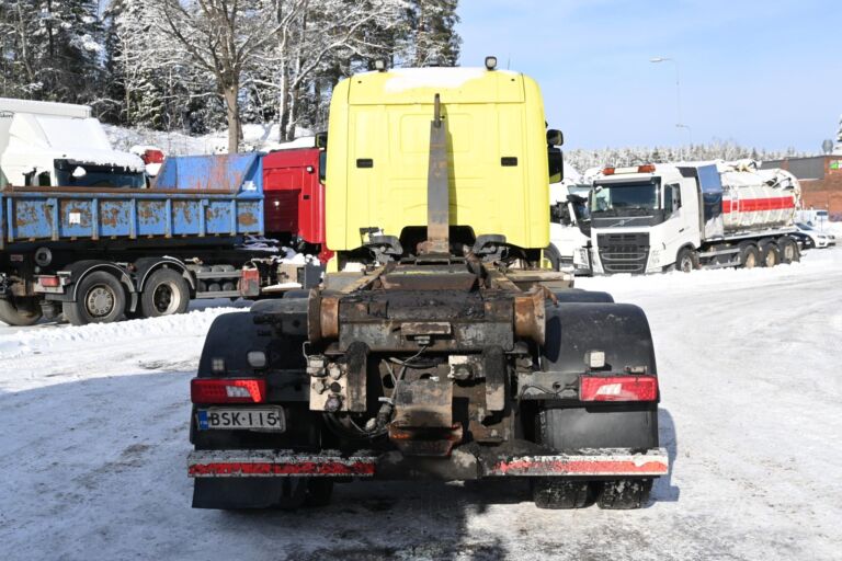 Scania R520 8x2 V8 koukku