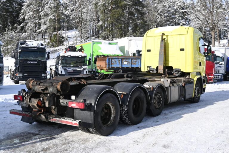 Scania R520 8x2 V8 koukku