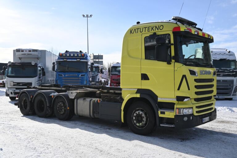 Scania R520 8x2 V8 koukku