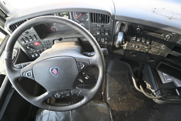 Scania R520 8x2 V8 koukku