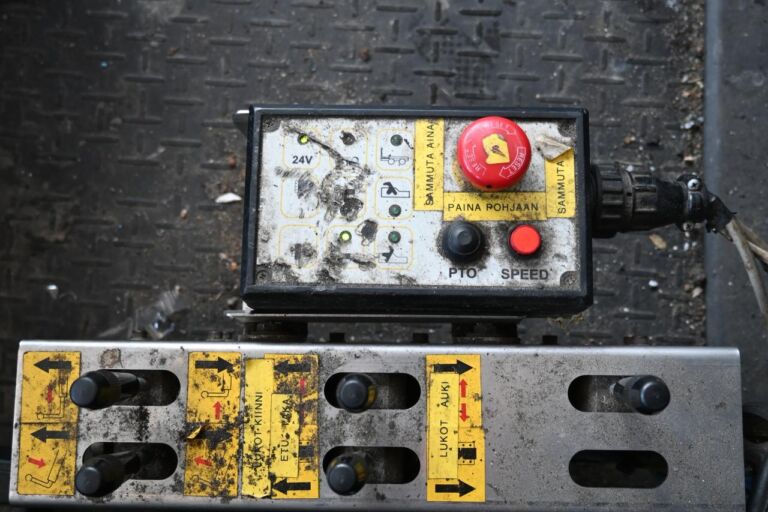 Scania R520 8x2 V8 koukku