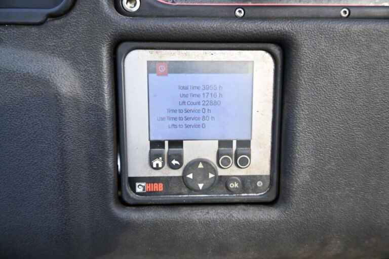 Volvo FH540 8x4*4 Tridem HIAB 302 8+1