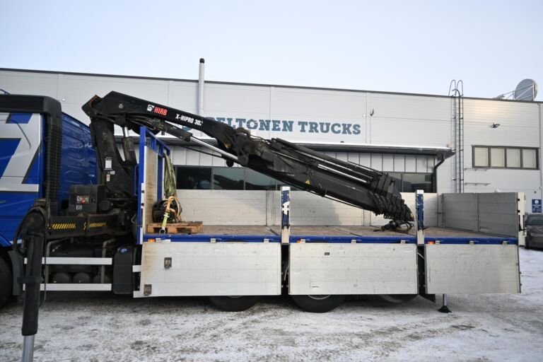 Volvo FH540 8x4*4 Tridem HIAB 302 8+1