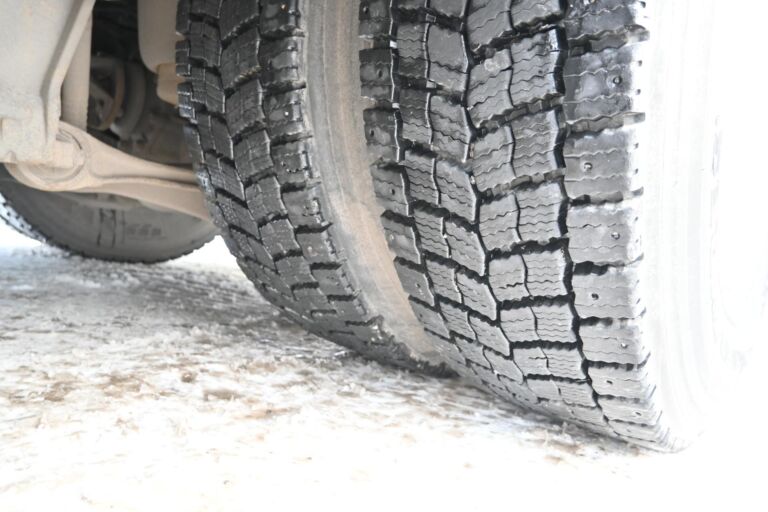 Volvo FH540 8x4*4 Tridem HIAB 302 8+1