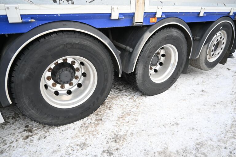 Volvo FH540 8x4*4 Tridem HIAB 302 8+1