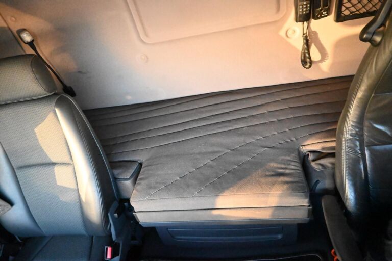 Scania R560 8x4*4 Tridem koukkuauto