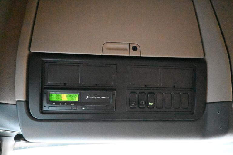 Scania R560 8x4*4 Tridem koukkuauto