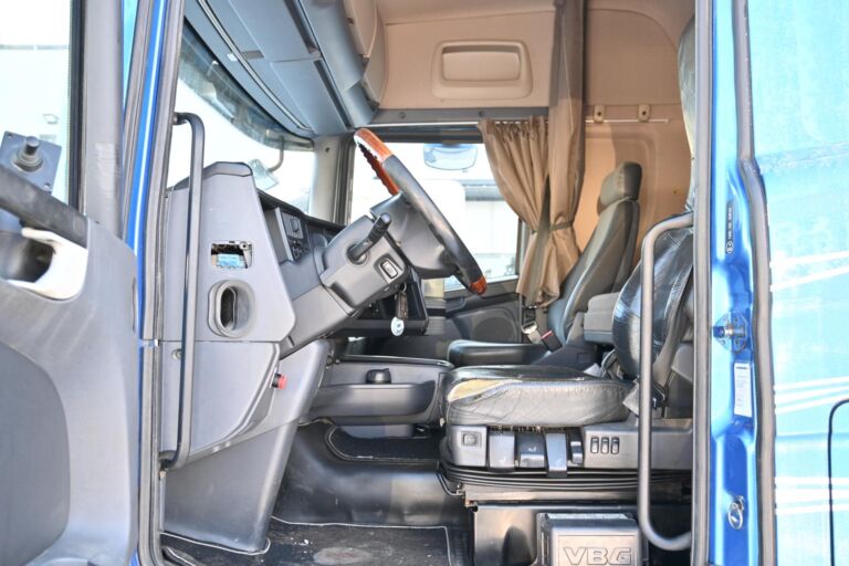 Scania R560 8x4*4 Tridem koukkuauto