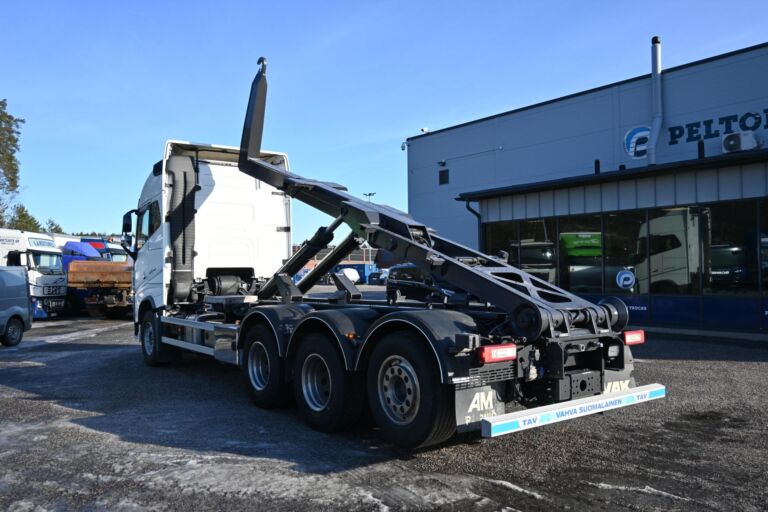 Volvo FH650 8x4*4 Tridem 7m koukkulaite