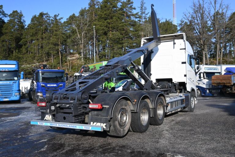 Volvo FH650 8x4*4 Tridem 7m koukkulaite