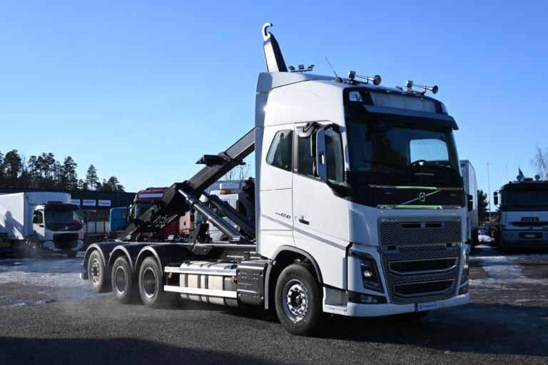 Volvo FH650 8x4*4 Tridem 7m koukkulaite