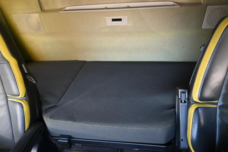 Volvo FH650 8x4*4 Tridem 7m koukkulaite