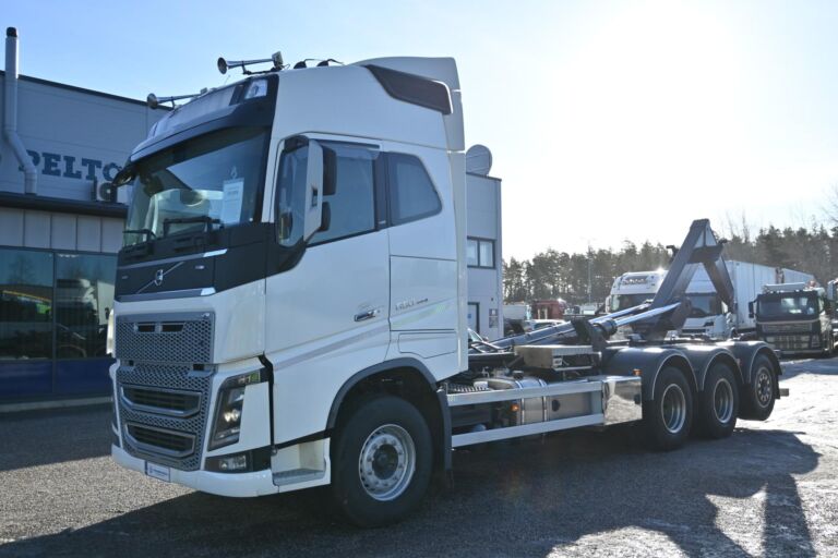 Volvo FH650 8x4*4 Tridem 7m koukkulaite