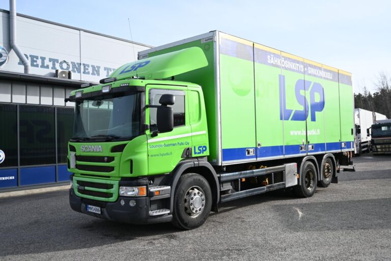 Scania P400 6x2 Sivuaukeava