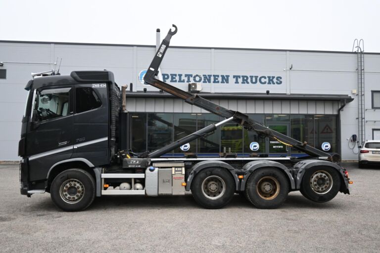 Volvo FH750 8x4