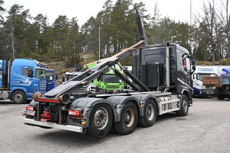 Volvo FH750 8x4