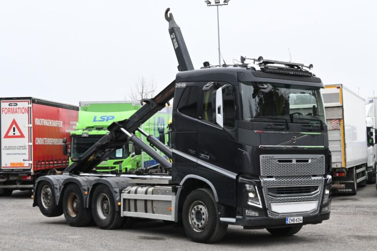 Volvo FH750 8x4