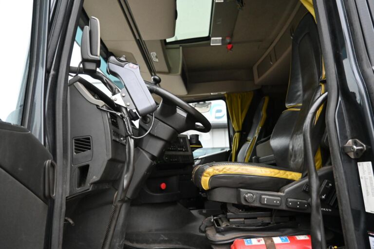 Volvo FH750 8x4