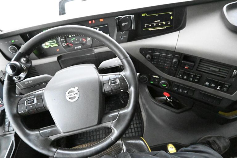 Volvo FH750 8x4