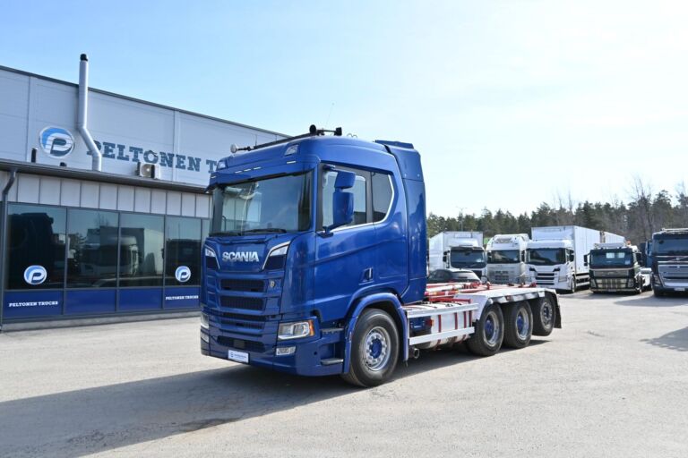 Scania R650 8x4*4 Tridem