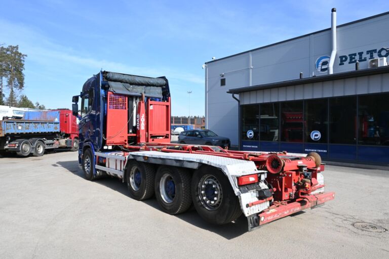 Scania R650 8x4*4 Tridem