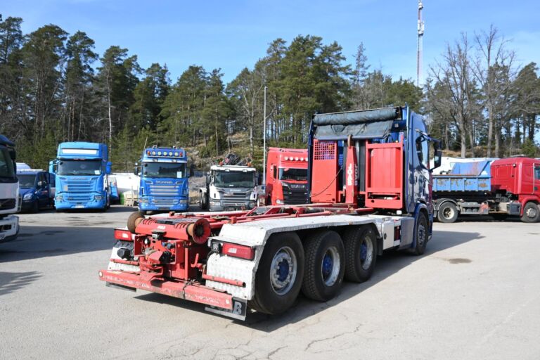 Scania R650 8x4*4 Tridem