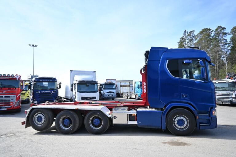 Scania R650 8x4*4 Tridem