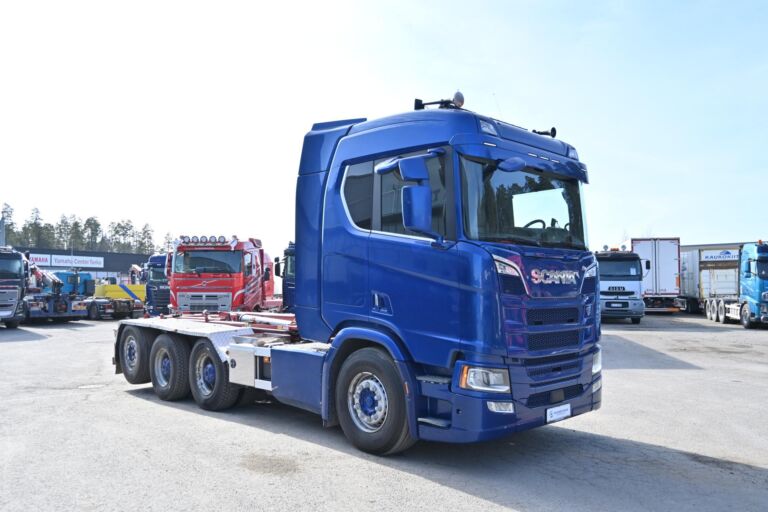 Scania R650 8x4*4 Tridem