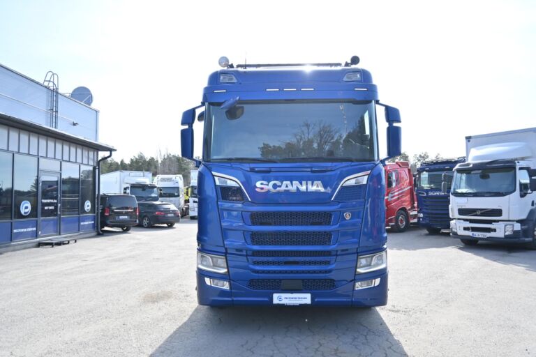 Scania R650 8x4*4 Tridem