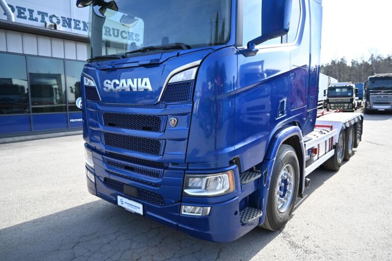 Scania R650 8x4*4 Tridem