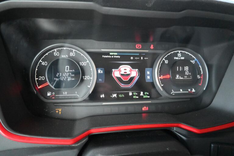 Scania R650 8x4*4 Tridem