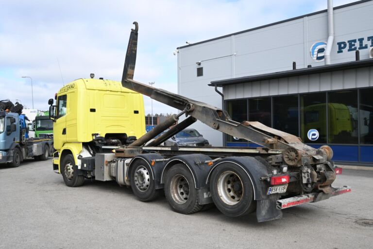 Scania R520 8x2 V8 koukku