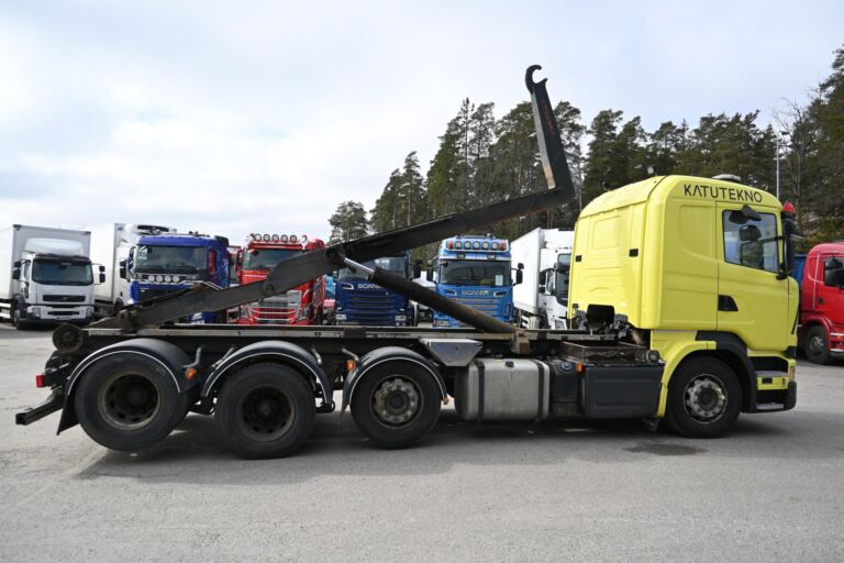 Scania R520 8x2 V8 koukku