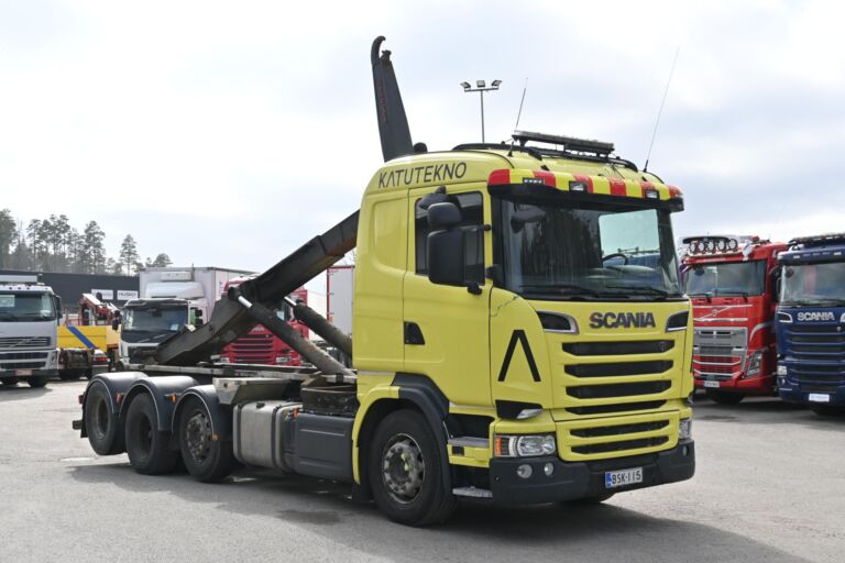 Scania R520 8x2 V8 koukku