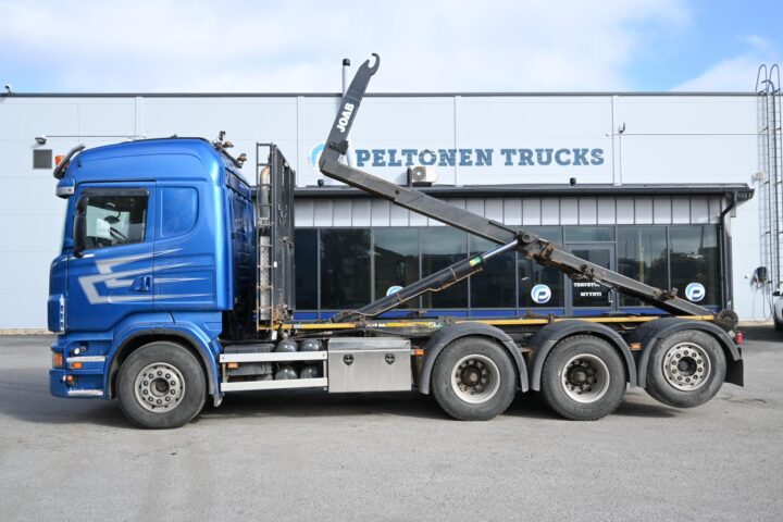 Scania R560 8×4*4 Tridem koukkuauto
