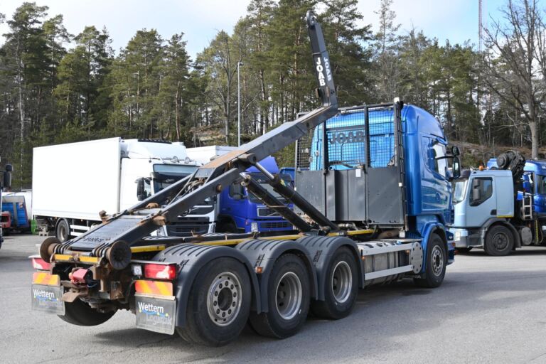 Scania R560 8x4*4 Tridem koukkuauto
