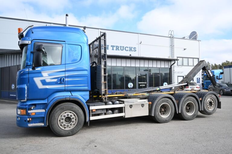 Scania R560 8x4*4 Tridem koukkuauto