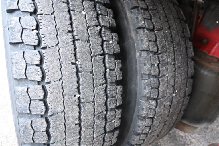 Scania R580 8x4 koukkuauto