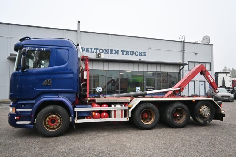 Scania R580 8x4 koukkuauto