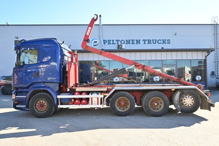 Scania R580 8x4 koukkuauto