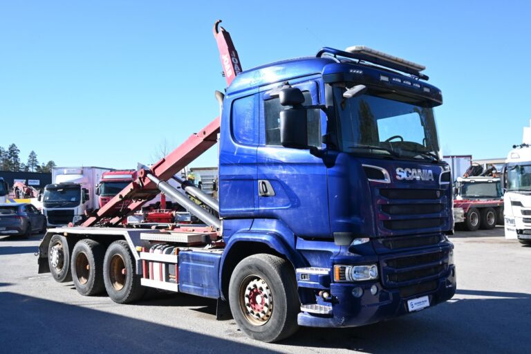 Scania R580 8x4 koukkuauto