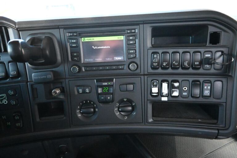 Scania R580 8x4 koukkuauto